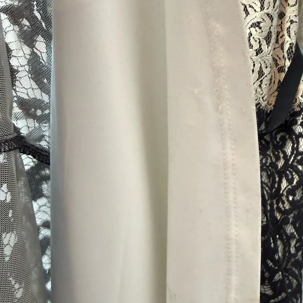 Tadashi Shoji Navy White Boatneck 3/4 Sleeve Lace Belted Black tie Gown 14 - Picture 13 of 13